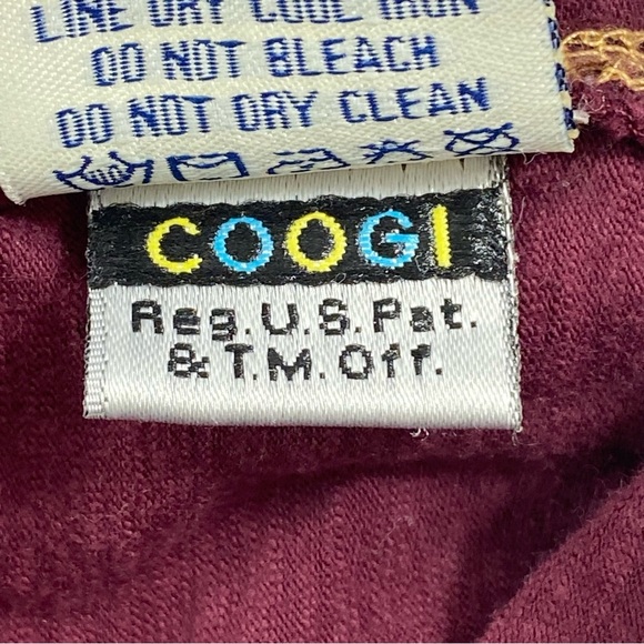 Vintage COOGI T-Shirt Men's XL Maroon V-Neck Retro Embroidered Short Sleeve - Picture 8 of 15